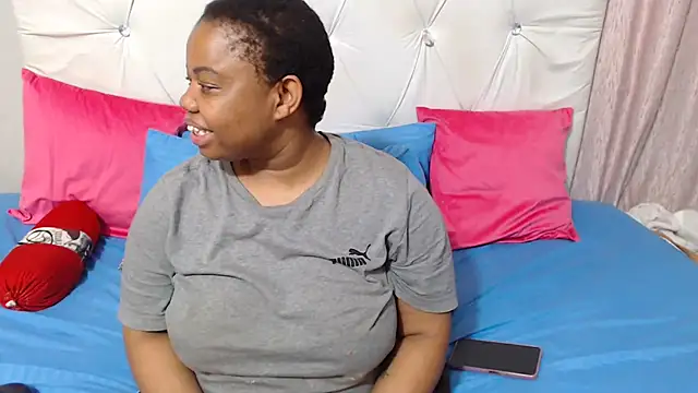 ChubbyMidgetx's cam snapshot