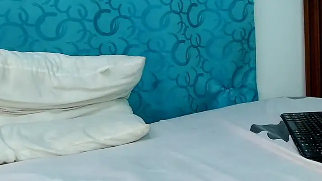 eladyrous98's cam snapshot