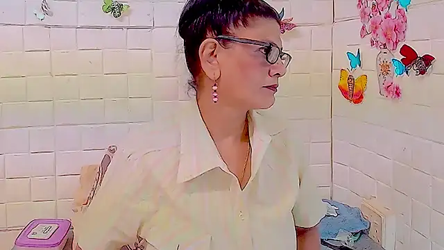 IndianAllure's cam snapshot