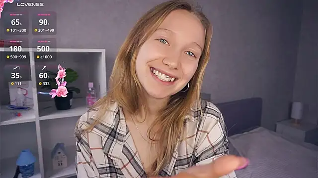 EarnestineGyllenband live sex cam