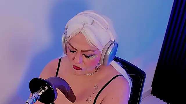 Aliyahsstone's cam snapshot