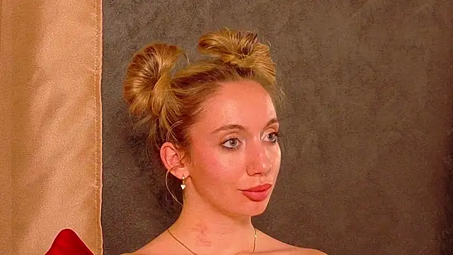 Emmilly_'s cam snapshot