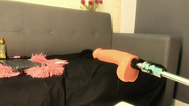 karina_gomez_18's cam snapshot