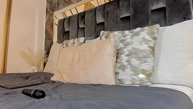 NaylaGrey's cam snapshot