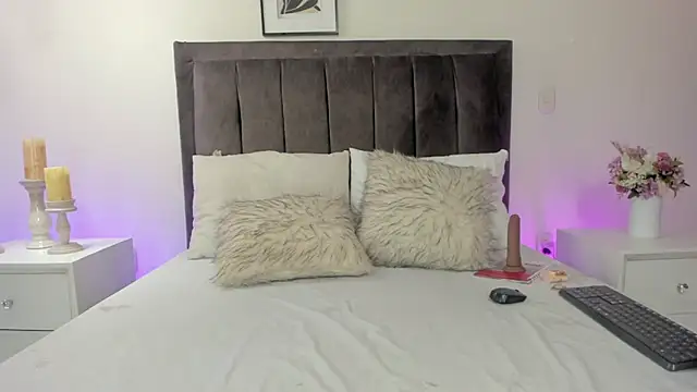 helen_mooree's cam snapshot