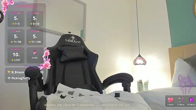 lucy_blue28's cam snapshot