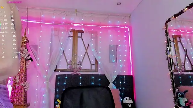 laura_olssen's cam snapshot