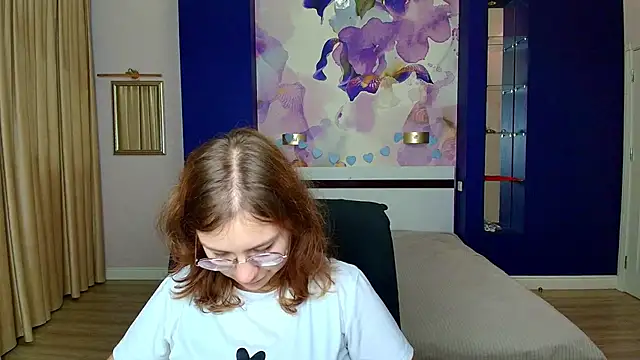 AngelinaLow's cam snapshot