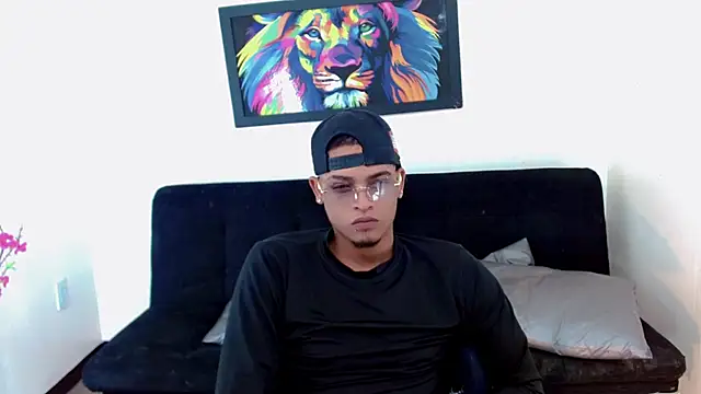 Isaacas_'s cam snapshot