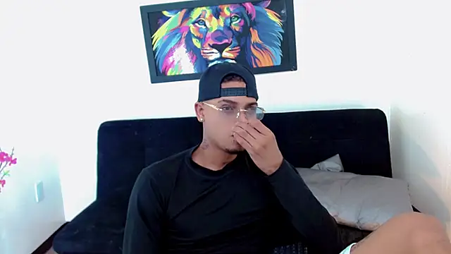 Isaacas_'s cam snapshot