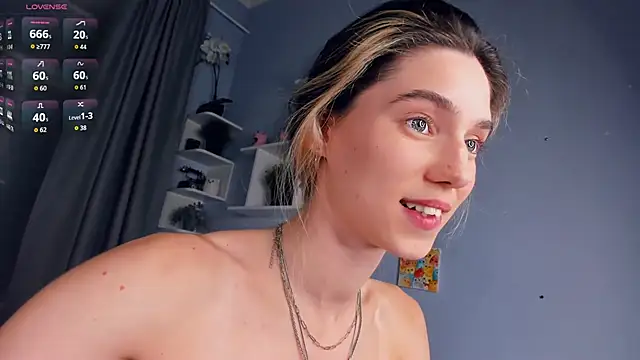 AntonettaTarring live sex cam