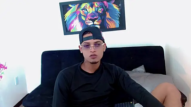 Isaacas_'s cam snapshot