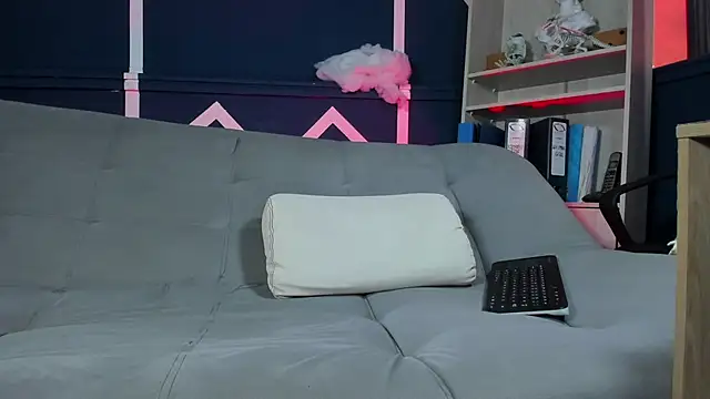 etham_wolf_'s cam snapshot