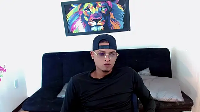 Isaacas_'s cam snapshot