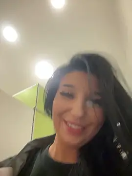 Tisha_Busty live sex cam