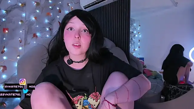 Katemoss70 live sex cam