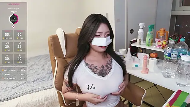 Milk_Sola live sex cam