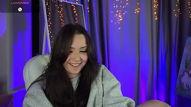 Lucy_louras live sex cam