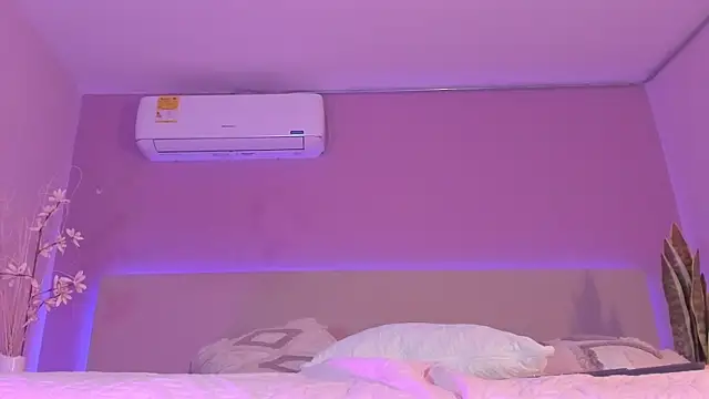 MiissBombom's cam snapshot