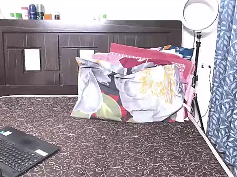 lovbombayduck11 live sex cam