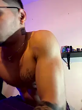 Matt_your_master_ live sex cam