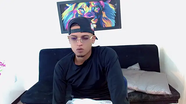 Isaacas_'s cam snapshot