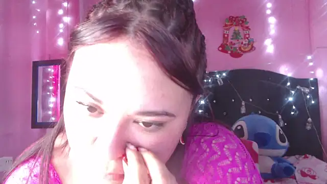 NikkiRous_'s cam snapshot