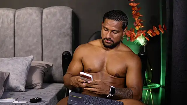 CallumMuscle live sex cam