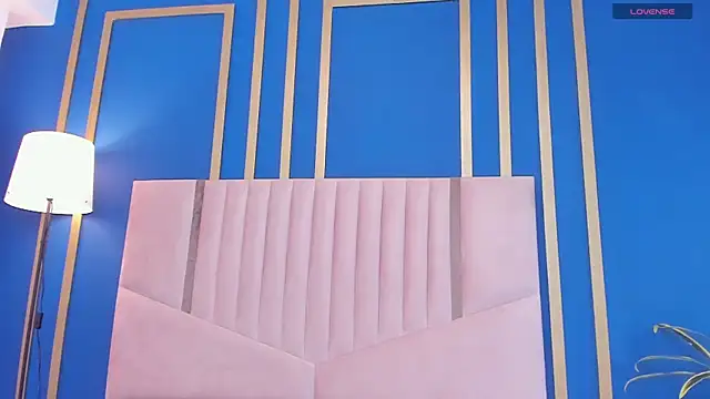 Aisha_Loren's cam snapshot