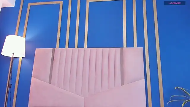 Aisha_Loren's cam snapshot