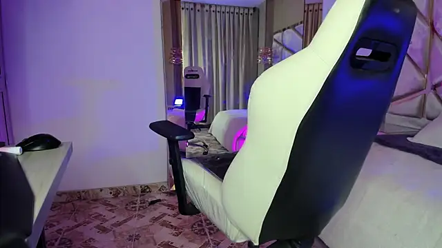 amarantha_23's cam snapshot