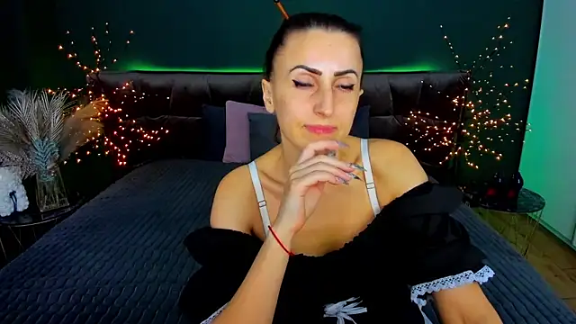 Rebecca_Diamond's cam snapshot