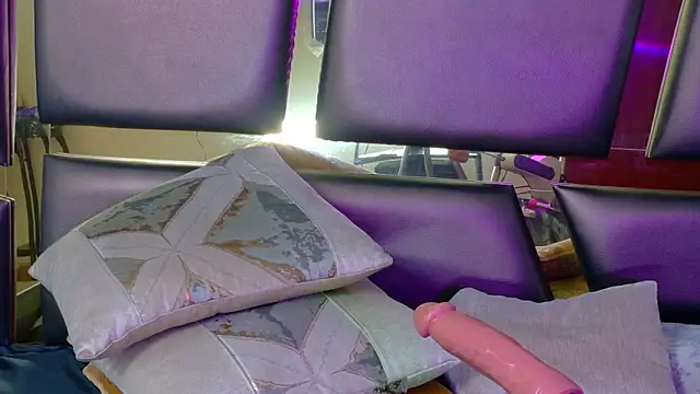 NicoleEsposito's cam snapshot