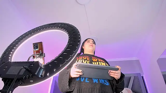 AmberiniHoffman's cam snapshot