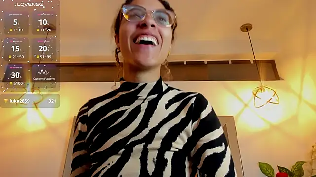 Hanna_Cornee_'s cam snapshot