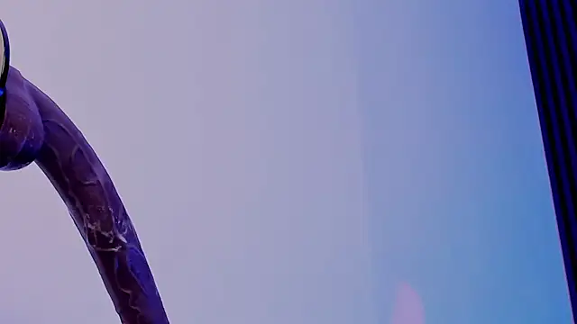 Aliyahsstone's cam snapshot