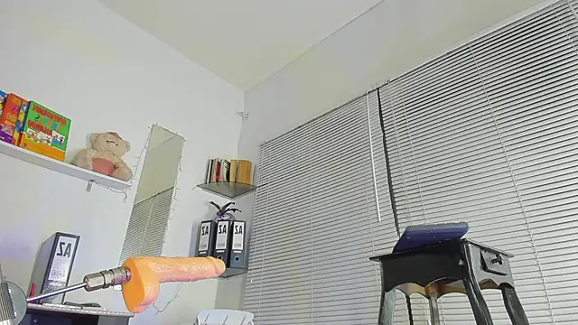 IviMiller@xh live sex cam