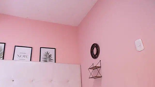 yara_cloe's cam snapshot