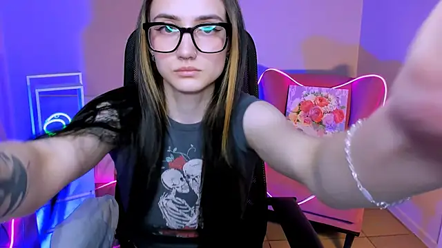 olivianorton's cam snapshot