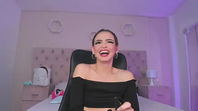 MadisonSky_'s cam snapshot