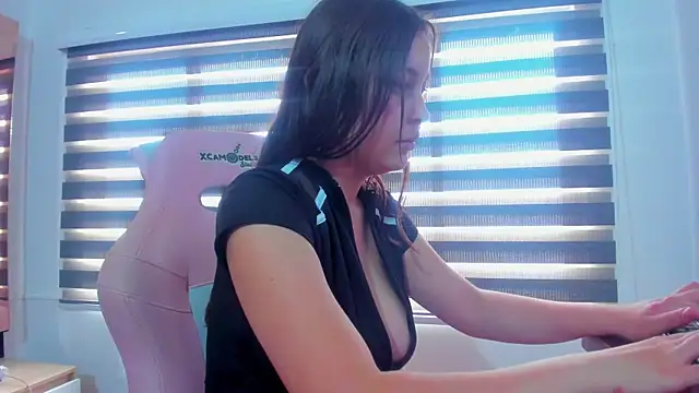 Candy_kittengp's cam snapshot