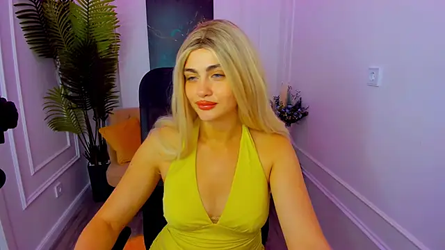 LeslieMineg's cam snapshot