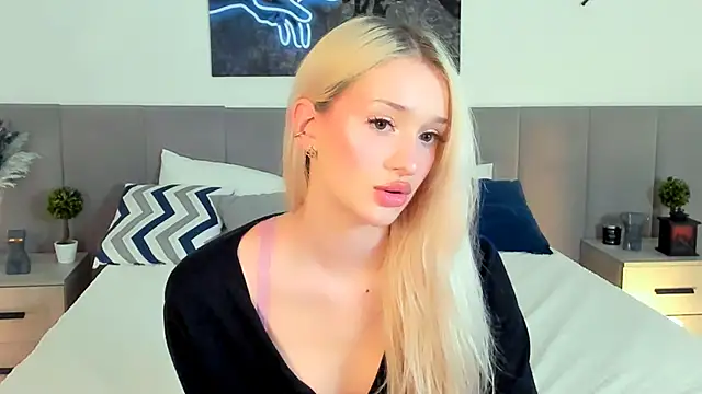 SugarWhisper's cam snapshot