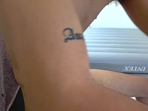 Dollarhot30's cam snapshot