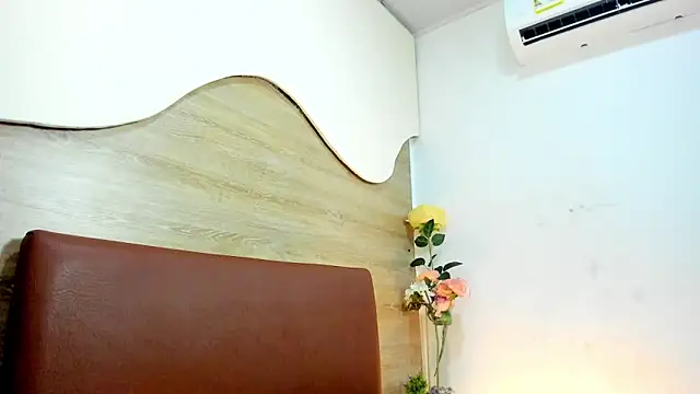 AMARA_BRUNET's cam snapshot