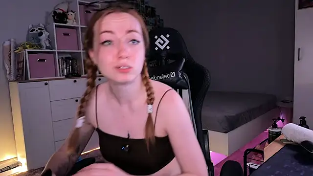 LinaWitch's cam snapshot