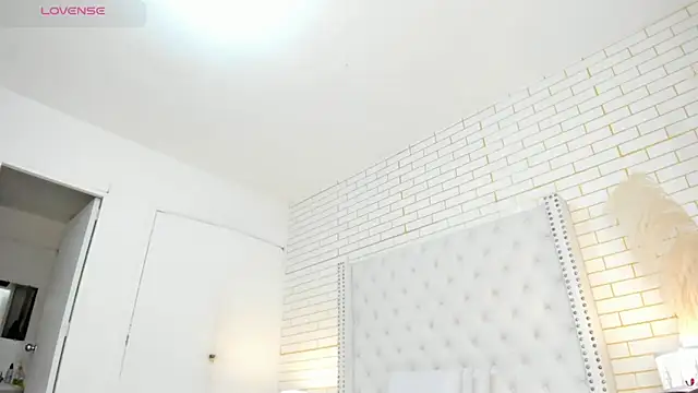 kylie_wilsson's cam snapshot