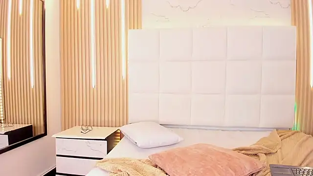 Elody_rousse's cam snapshot