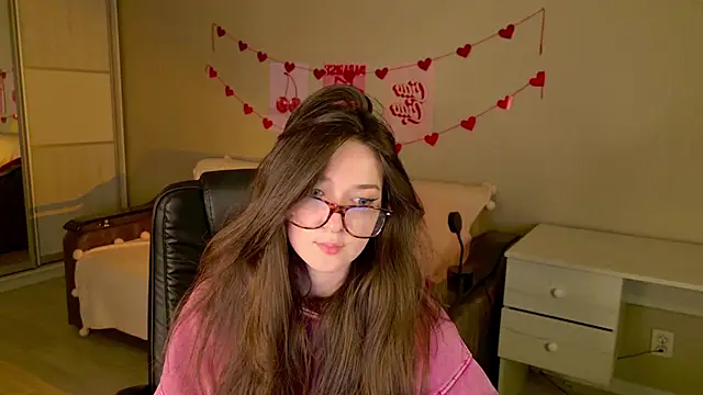 BellaSink's cam snapshot