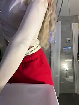 lilly_cherry69's cam snapshot